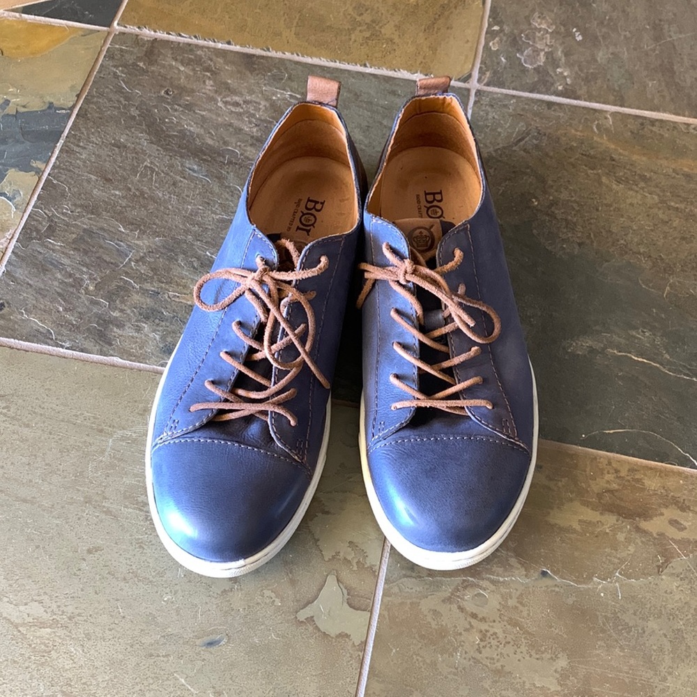 Men’s size 11.5 Born leather lace up shoes